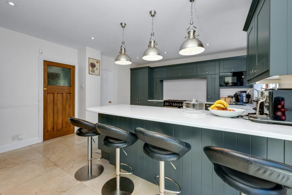 Manor Road North, Esher, Surrey, KT10 photo 4