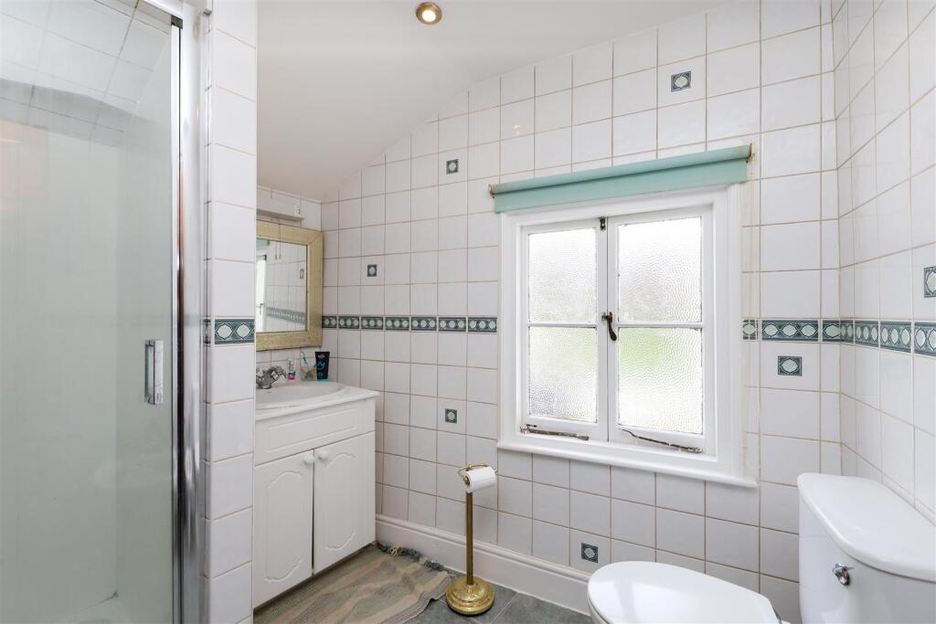 Hillingdon Road, Uxbridge, UB10 - More