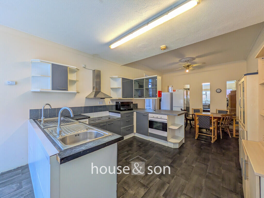 House in Bournemouth, Charminster - View 2