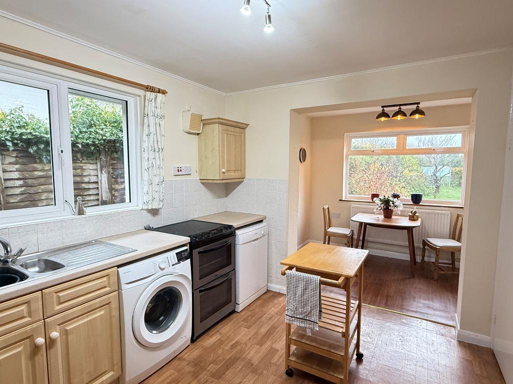 Coombe Road, Steyning, BN44 3LF photo 2