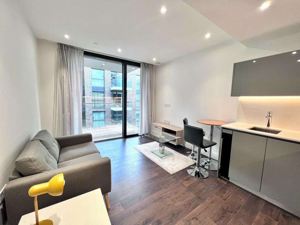 Main image of property: Neroli House, Goodman's Field, Piazza Walk, London, E1