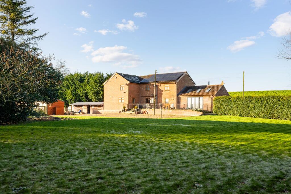 Main image of property: Hundred Foot Bank, Littleport, CB6