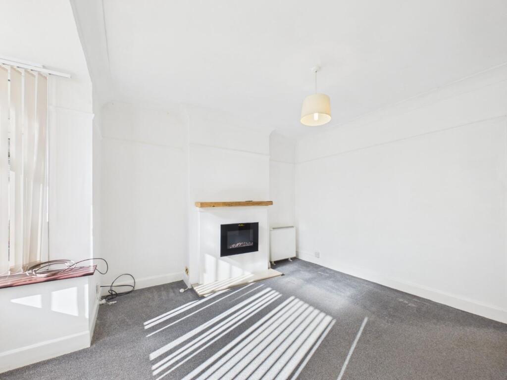 House in Bradford - View 5