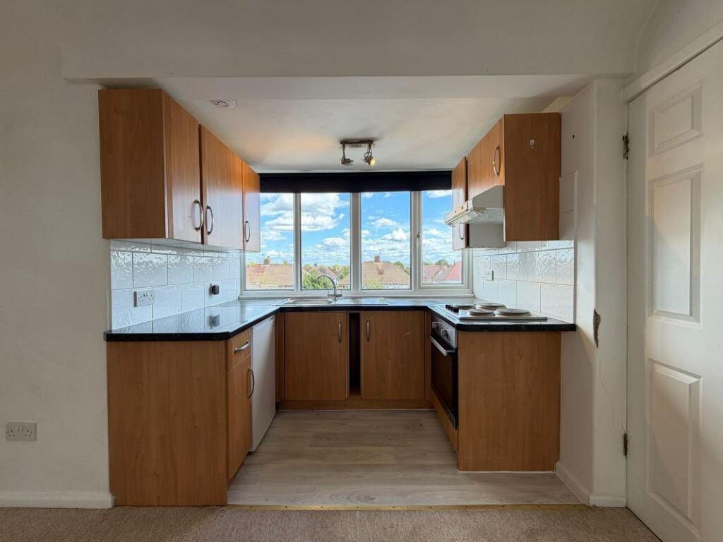 Apartment in Whitton, Whitton High Street - View 3