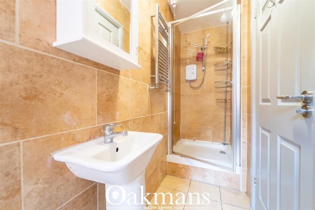 6 bedroom house for rent