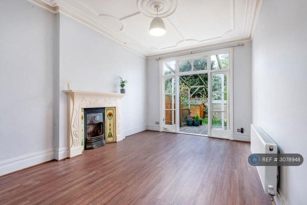 Apartment in London - View 5