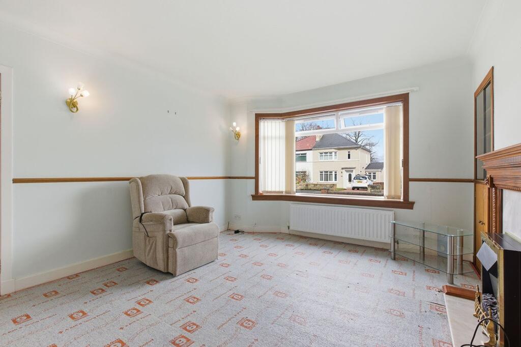 House in Elderslie, Johnstone Castle, Renfrewshire - View 2