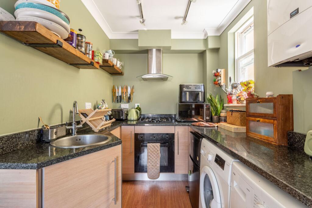 Apartment in Brighton, Queen's Park - View 5
