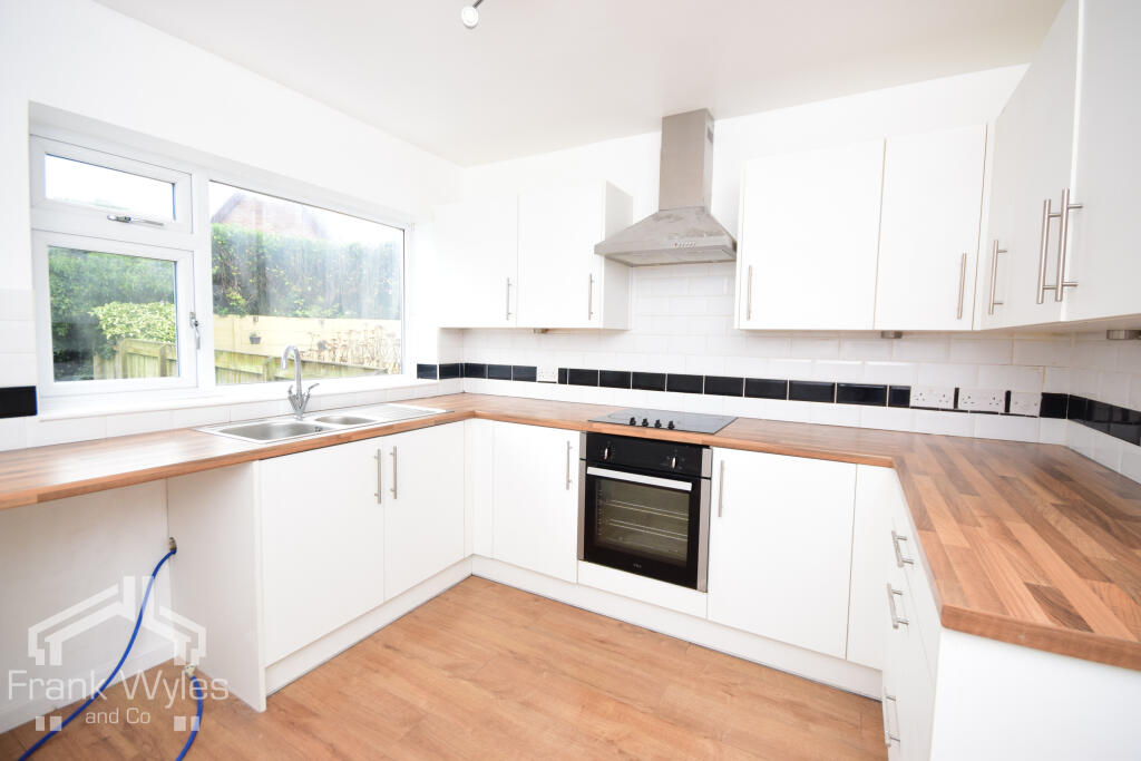Flat 2, Tuxford Court, 33 Tuxford Road, Lytham St. Annes, Lancashire photo 3
