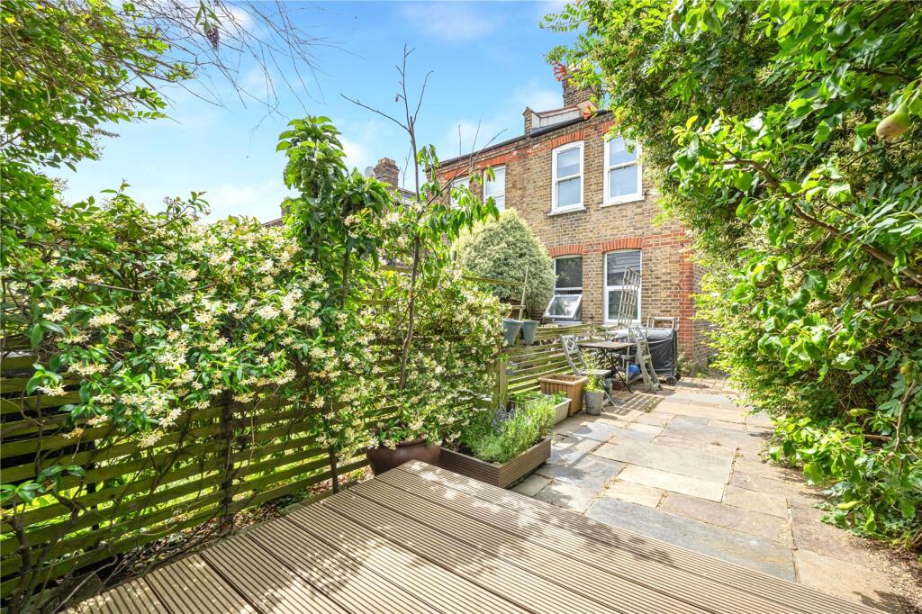Fleeming Road, Walthamstow, London, E17 photo 3