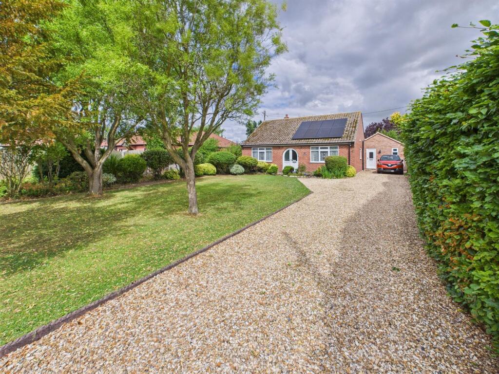 3-bed detached on Belmont, Copper Street, Bucknall, £315,000