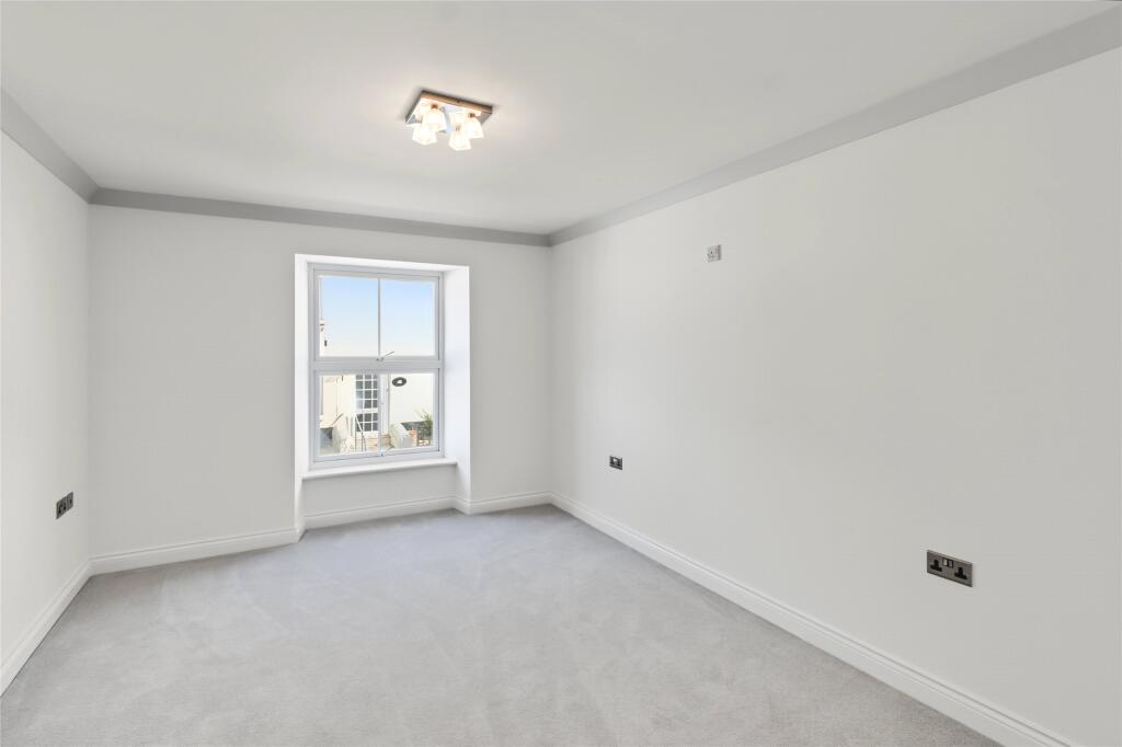 Apartment in Exeter - View 5