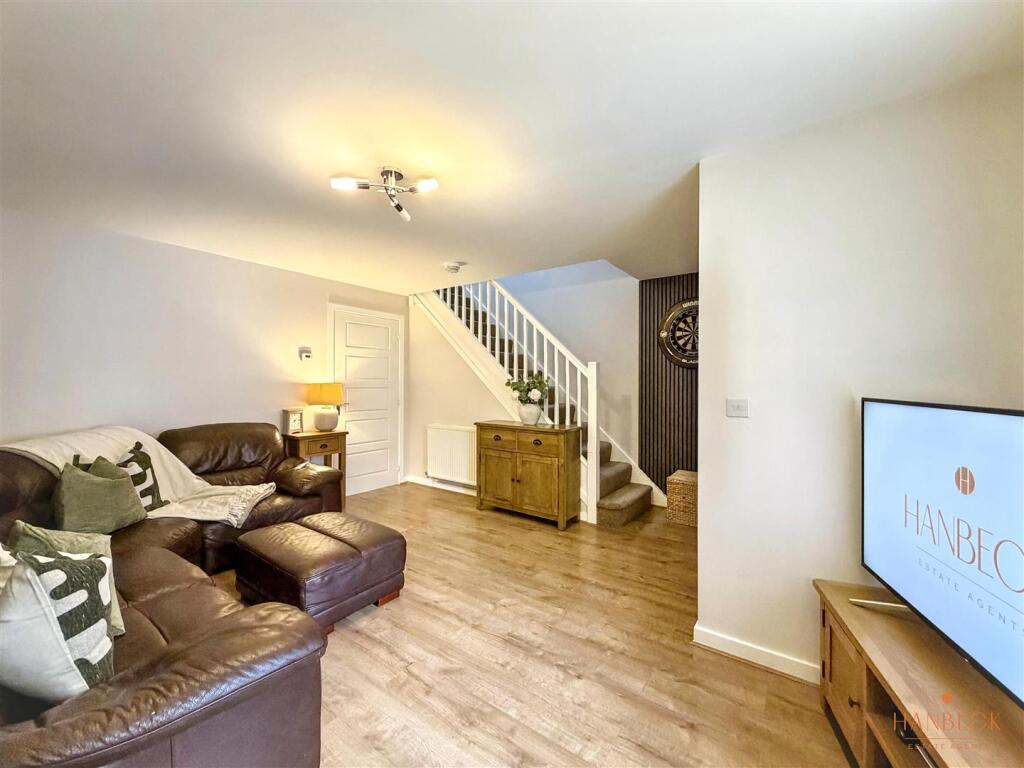 House in Hull - View 4
