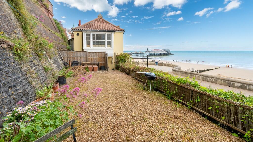 Main image of property: Promenade, Cromer, Norfolk