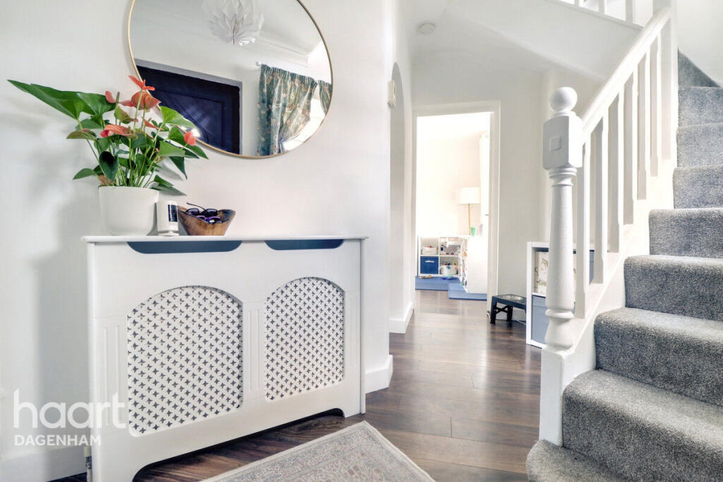 House in London - View 2