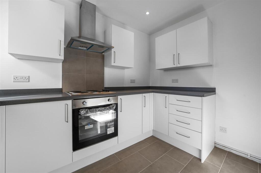 Rowley Close, Brantham photo 2