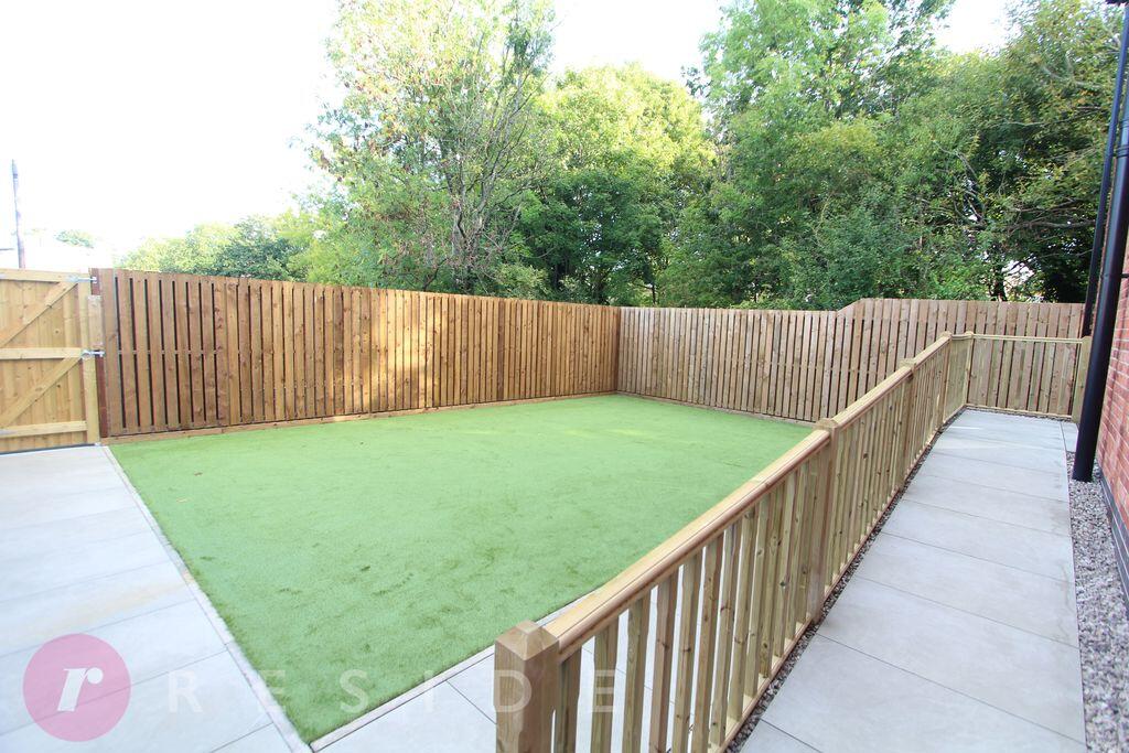House in Rochdale, Lower Place - View 4