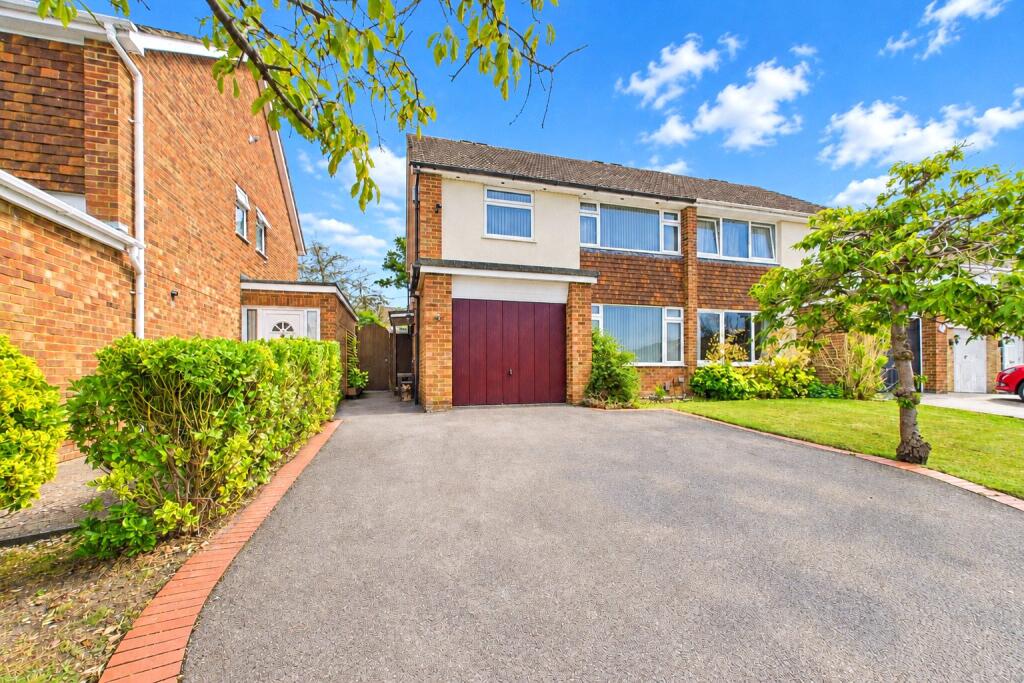 Main image of property: Curlew Drive, Tilehurst, Reading, Berkshire, RG31