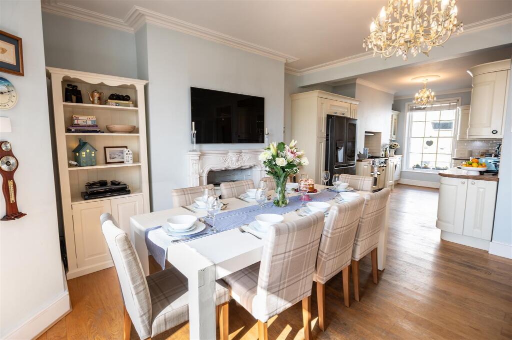 Bulkeley Terrace, Beaumaris photo 4
