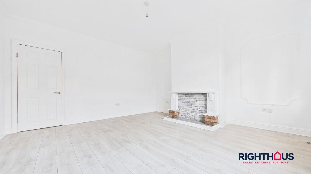 Dewhirst Place, Bradford, BD4 photo 2