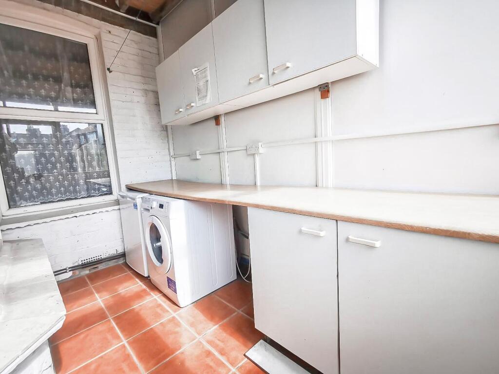 House in London - View 4