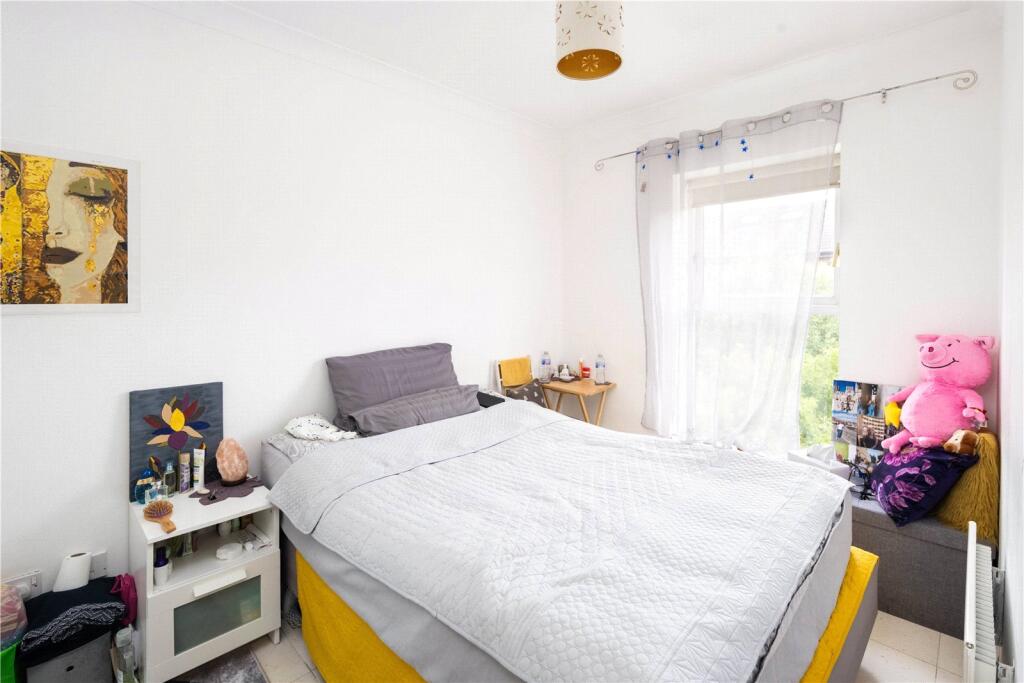 House in London - View 5