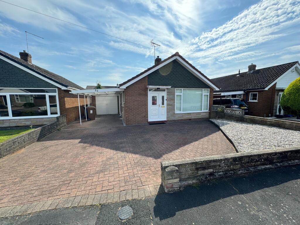 2-bed detached on Meadow Way, Stone, ST15, £230,000