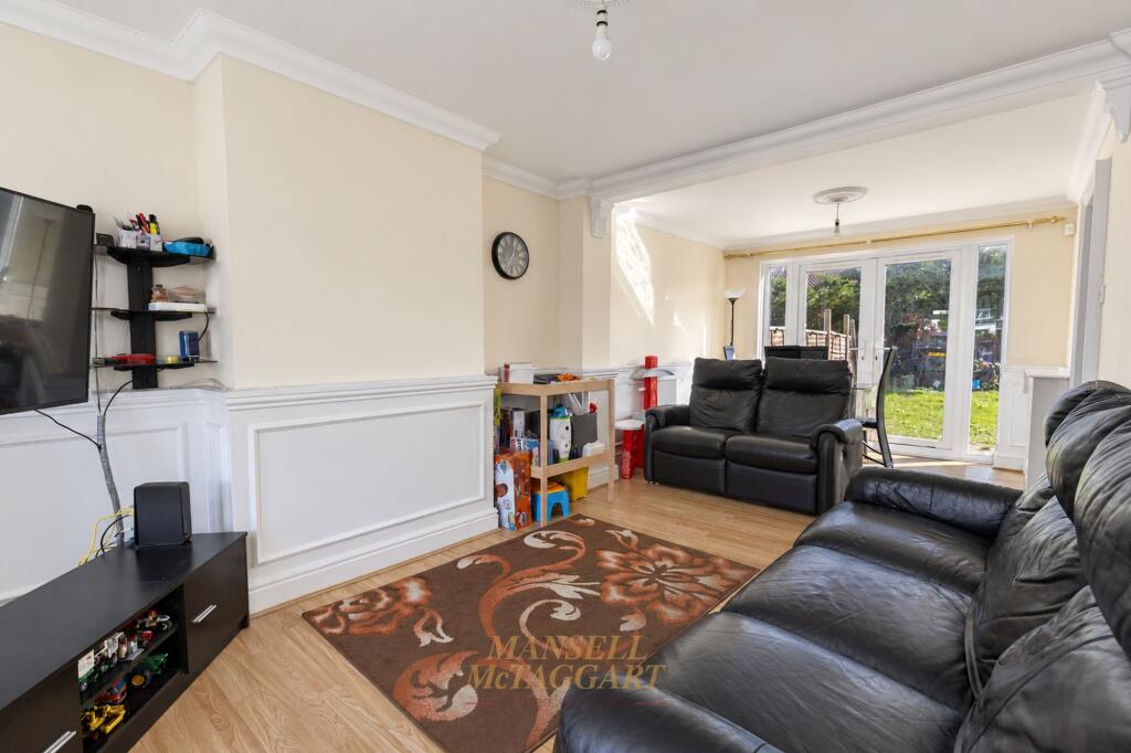 House in Redhill - View 4