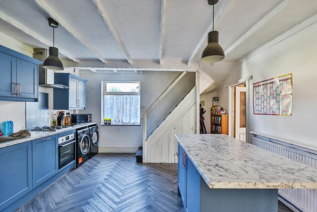 House in Nottingham - View 5
