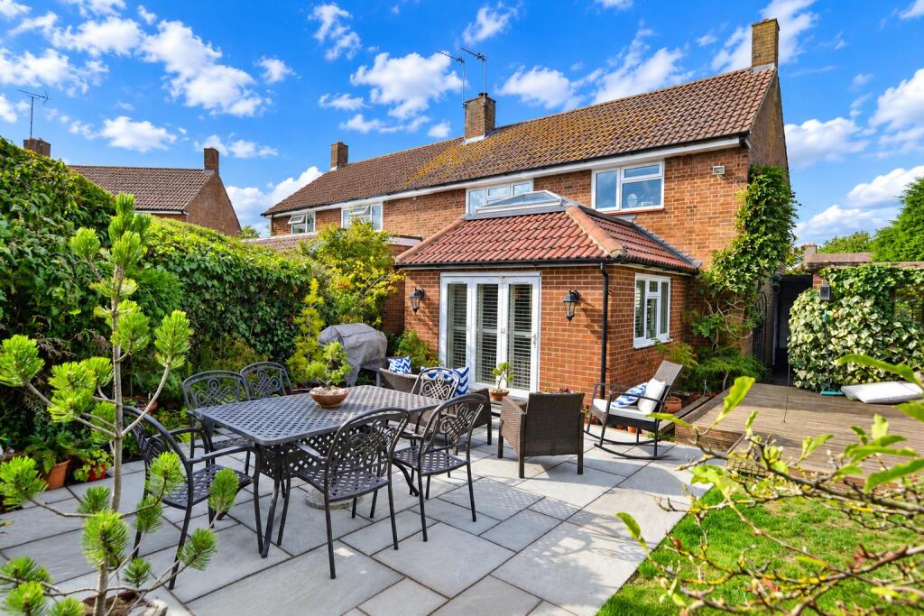 Churchill Crescent, Welham Green photo 4