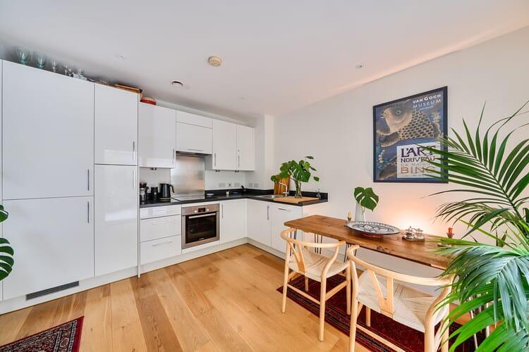 Apartment in London - View 5