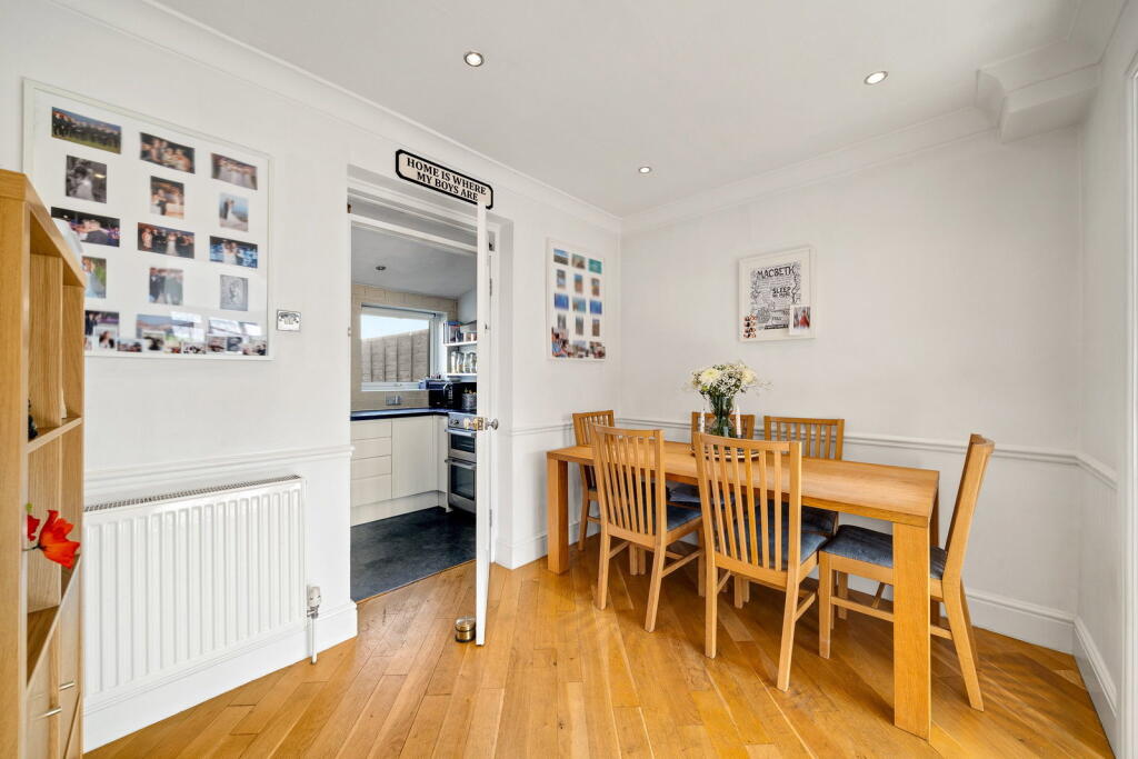 House in Sidcup, Falconwood - More