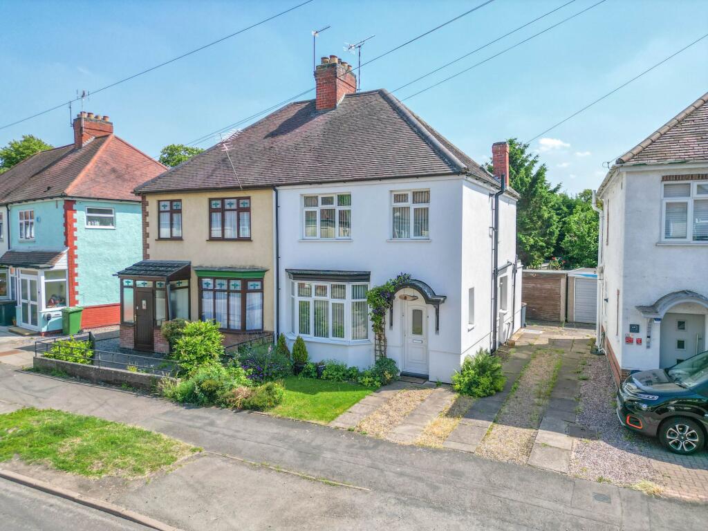 3-bed semi-detached on Brookdale Road, Nuneaton, CV10, £260,000
