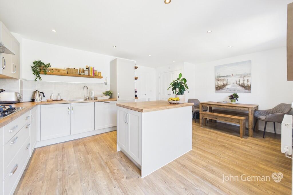 House in Stoke-on-Trent - View 4