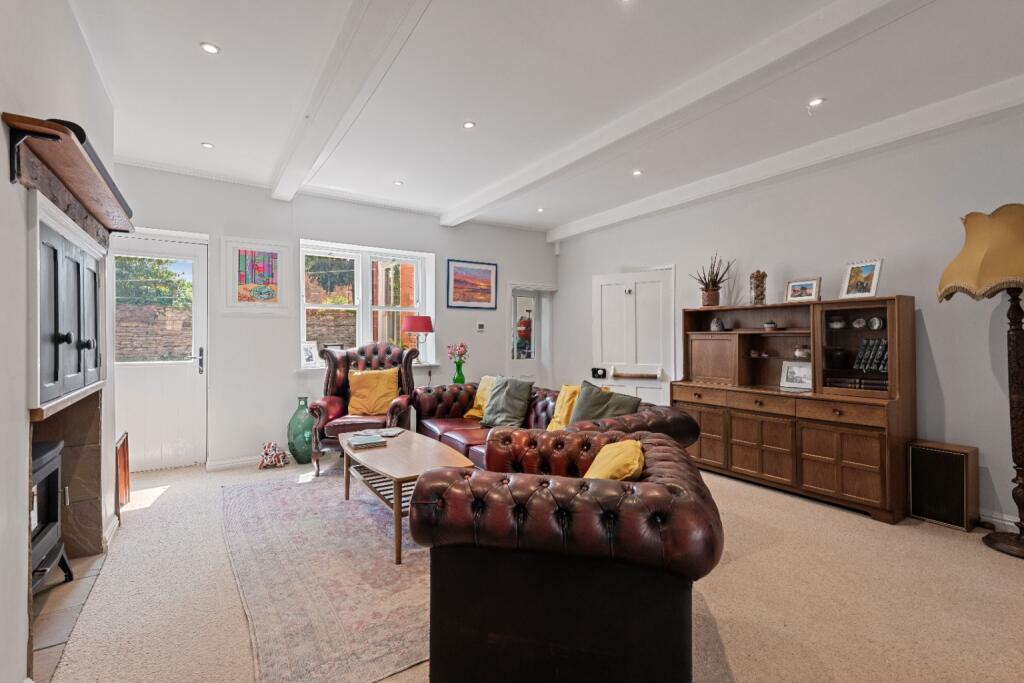 House in Newark and Sherwood, Collingham - More