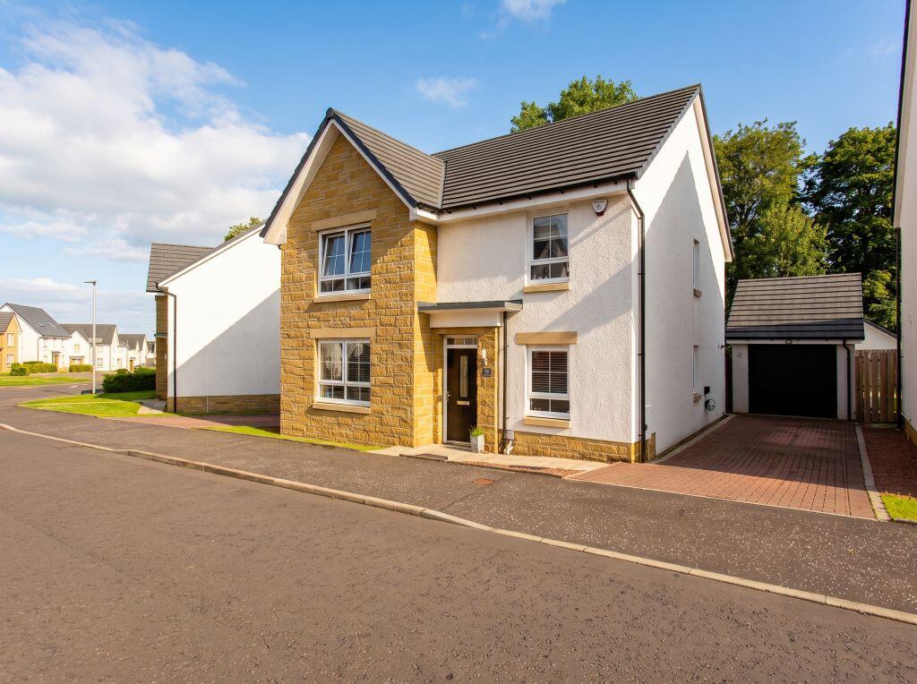 Main image of property: 32 Fairlie Road, Brookfield, PA5 8WQ