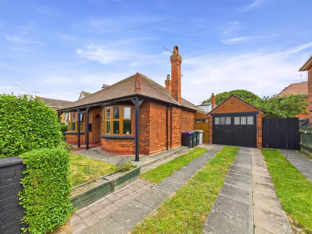 3-bed bungalow on The Boulevard, Mablethorpe, £275,000