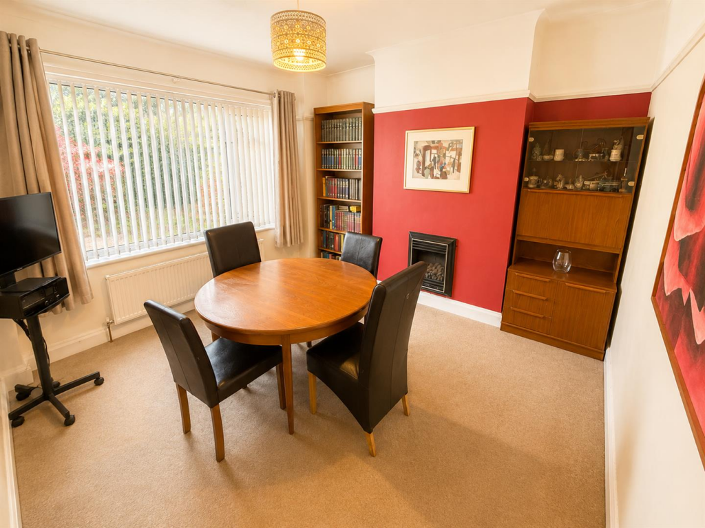 Beresford Avenue, Wirral photo 3