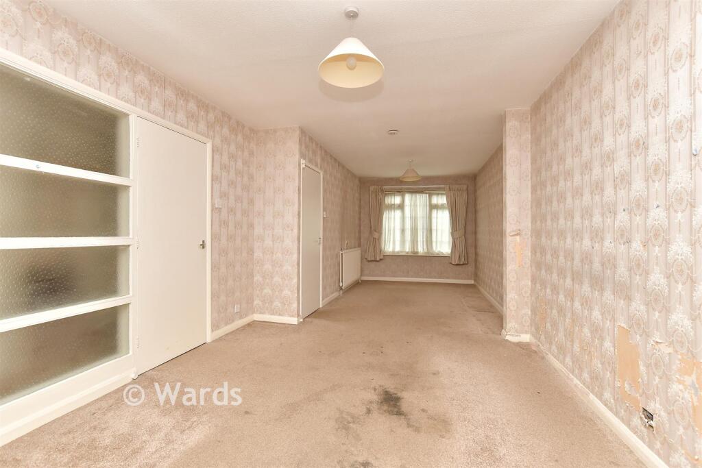 House in Swale, Grove Park, Bobbing - View 5