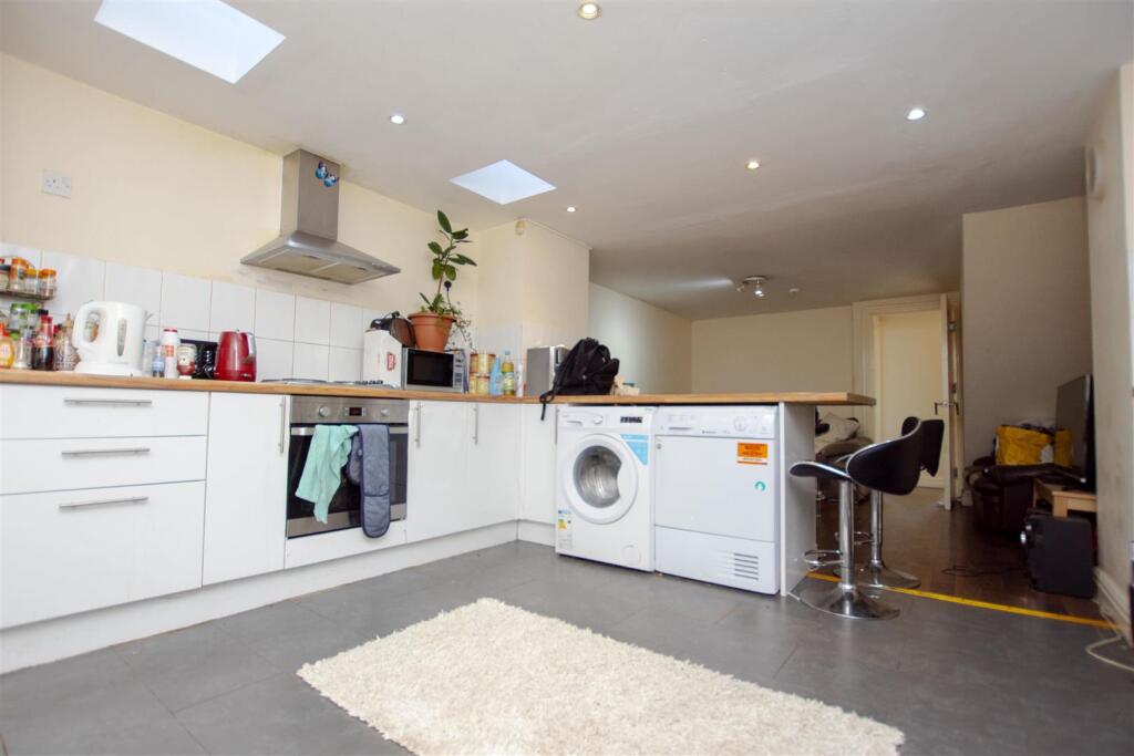 5 bedroom house for rent