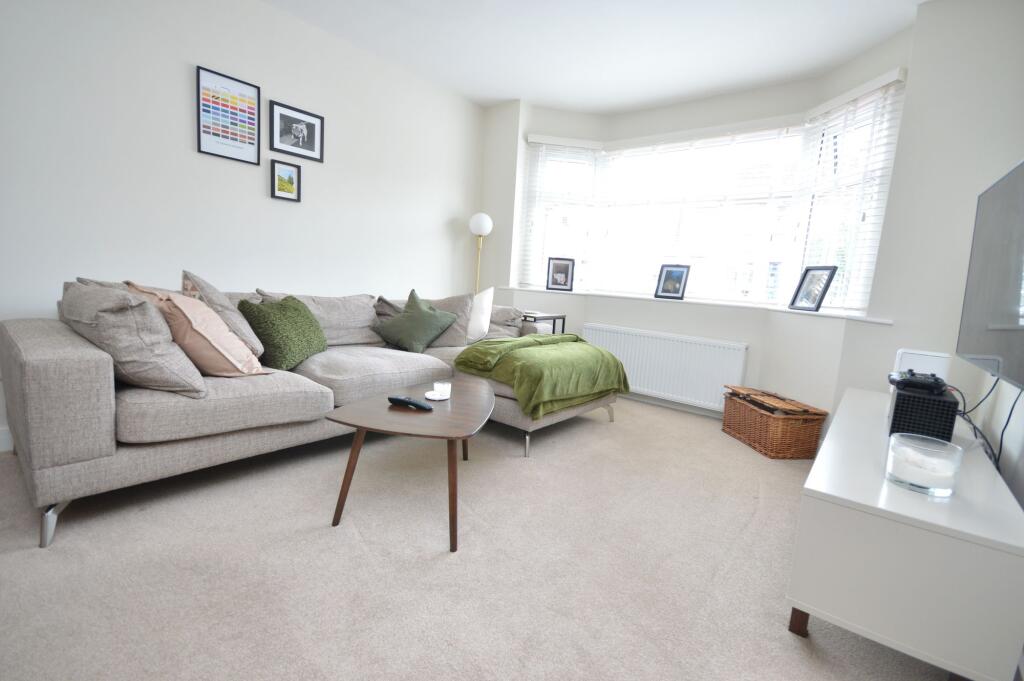 House in Manchester, Parrs Wood, Wythenshawe - View 4