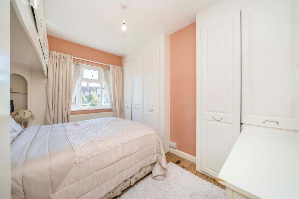 House in London, Royal Borough of Kingston upon Thames - More
