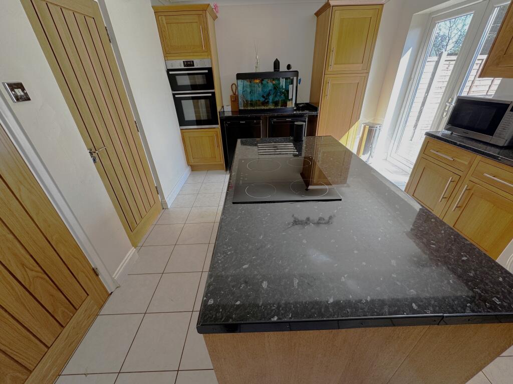 House in Solihull, Castle Bromwich - More