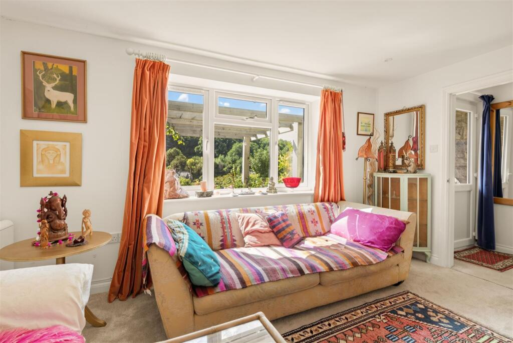 House in Symondsbury, Dorset - View 4