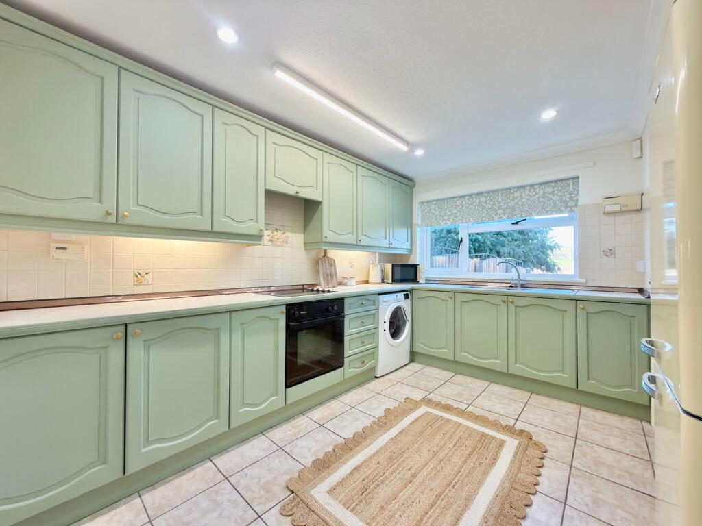 House in Newport - View 3