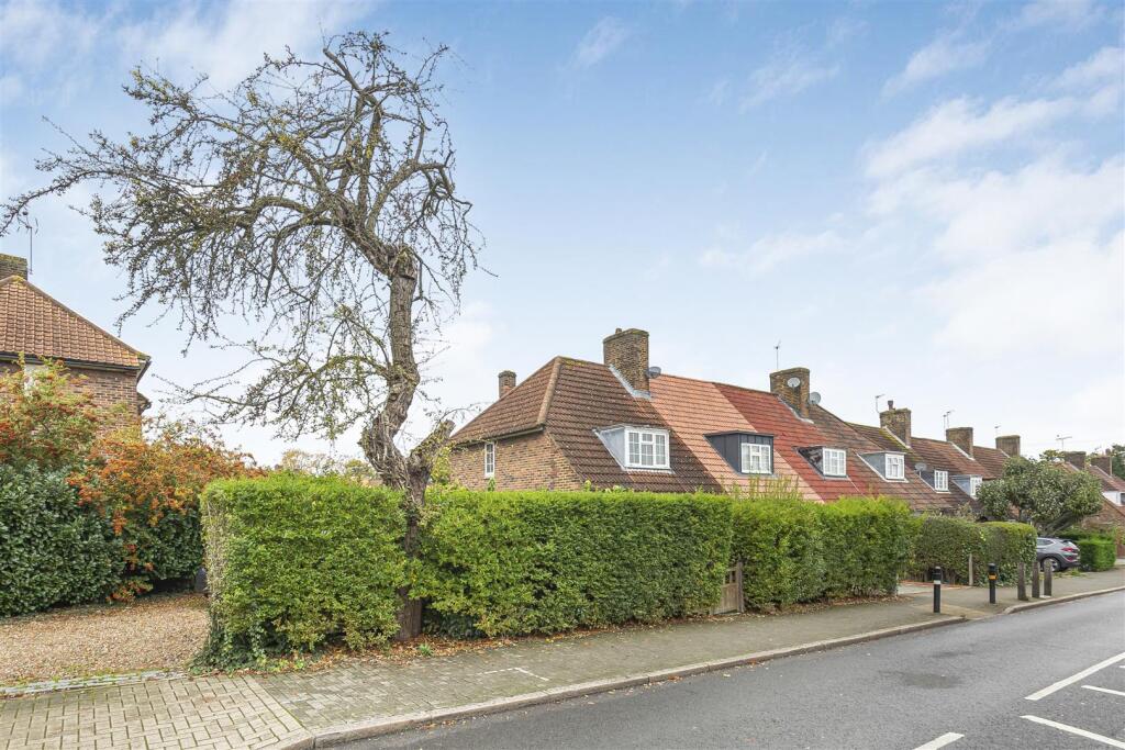 Main image of property: Dover House Road, Putney, SW15