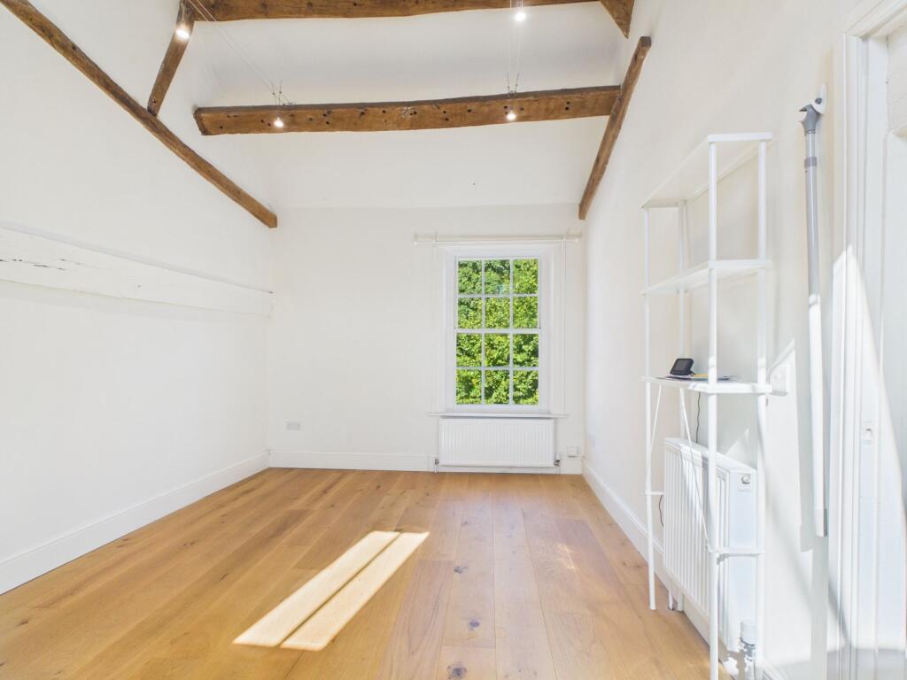 Apartment in Basingstoke and Deane, Kingsclere - More