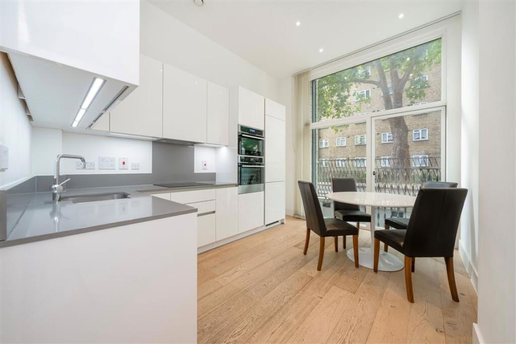Apartment in London - View 3