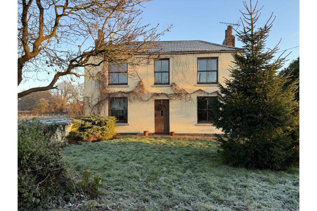 Main image of property: Walkerith Road, East stockwith, DN21