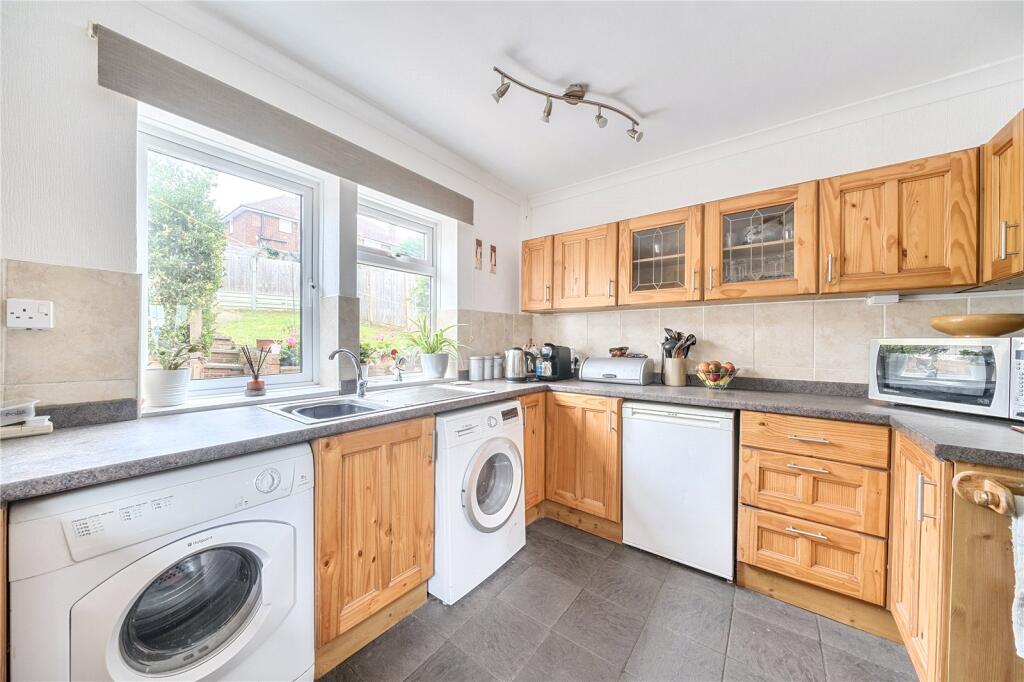 Whitley Wood Road, Reading, RG2 photo 4